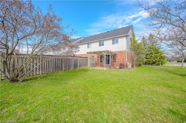 580 Beaver Creek Crescent, House attached with 3 bedrooms, 3 bathrooms and 3 parking in Waterloo ON | Image 40