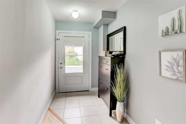 16 Belanger Cres, House attached with 3 bedrooms, 3 bathrooms and 2 parking in Toronto ON | Image 12
