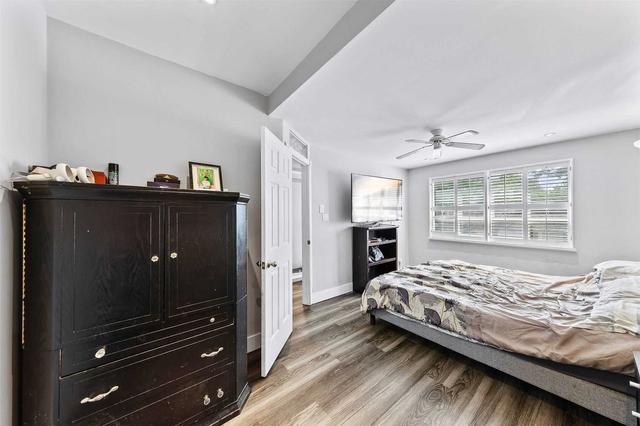 106 Shaver Ave N, House detached with 2 bedrooms, 1 bathrooms and 6 parking in Toronto ON | Image 5