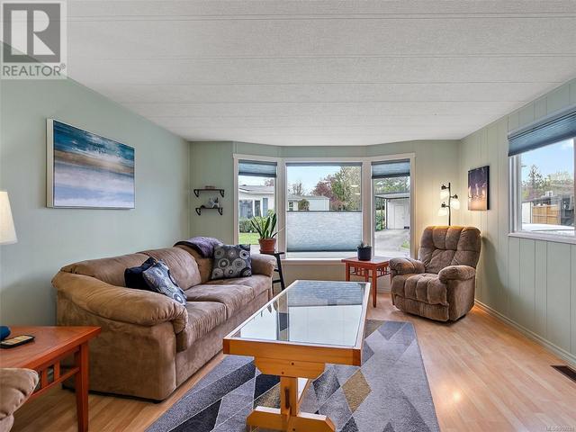 9399 Brookwood Dr, House other with 2 bedrooms, 1 bathrooms and 2 parking in Sidney BC | Image 6
