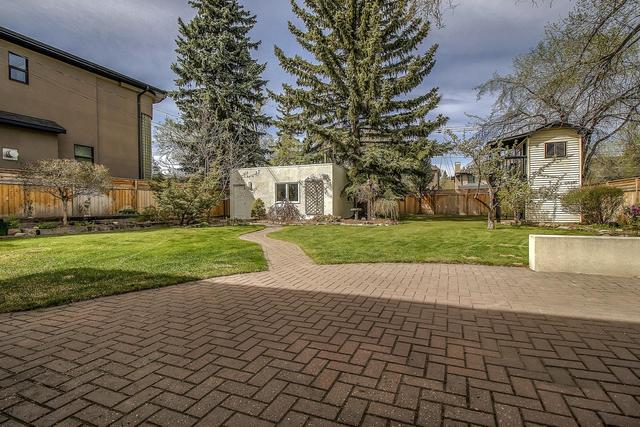 1110 Levis Avenue Sw, House detached with 4 bedrooms, 3 bathrooms and 2 parking in Calgary AB | Image 39