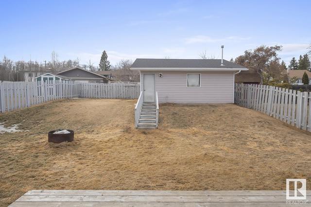 1003 11 St, House detached with 4 bedrooms, 3 bathrooms and null parking in Cold Lake AB | Image 27