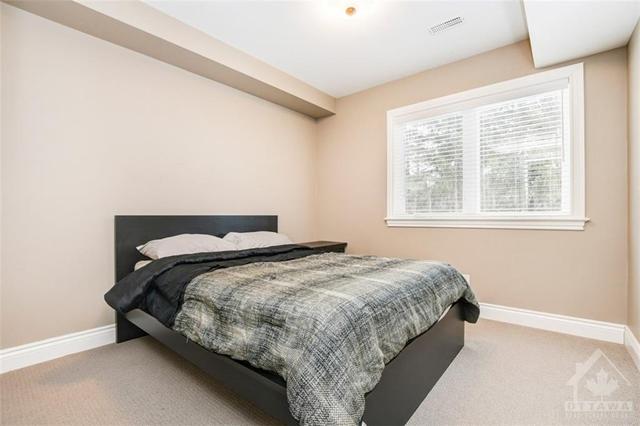 619 Meadowridge Circle, Home with 3 bedrooms, 3 bathrooms and 4 parking in Ottawa ON | Image 17