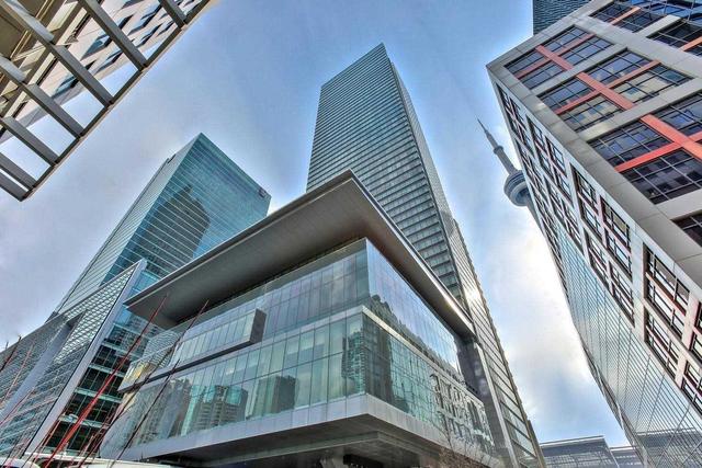 4102 - 183 Wellington St W, Condo with 2 bedrooms, 2 bathrooms and 1 parking in Toronto ON | Image 1