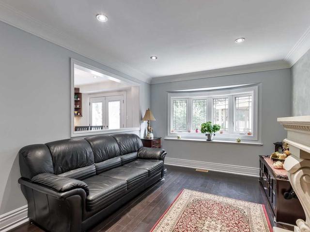 261 Fincham Ave, House detached with 4 bedrooms, 4 bathrooms and 4 parking in Markham ON | Image 7