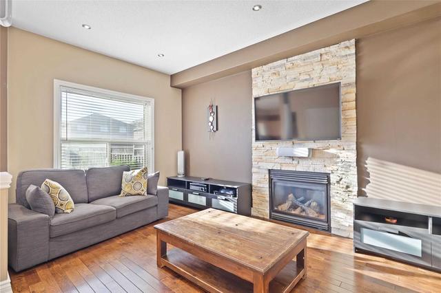 86 Joseph Cres, House detached with 3 bedrooms, 3 bathrooms and 6 parking in Barrie ON | Image 6