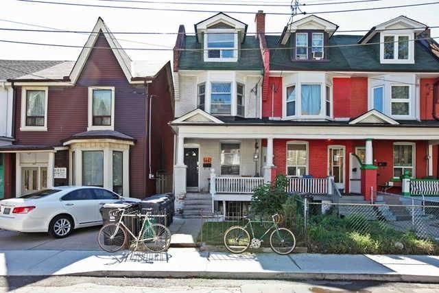 113 Baldwin St, House attached with 8 bedrooms, 3 bathrooms and null parking in Toronto ON | Image 1