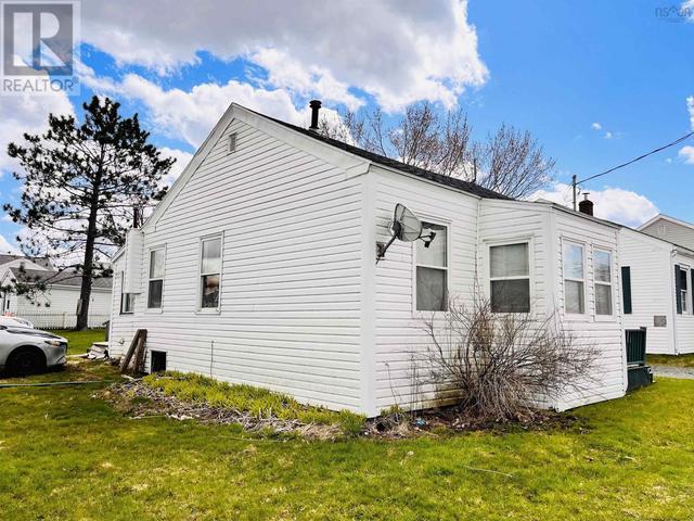 531 High Street, House detached with 2 bedrooms, 1 bathrooms and null parking in New Glasgow NS | Image 3