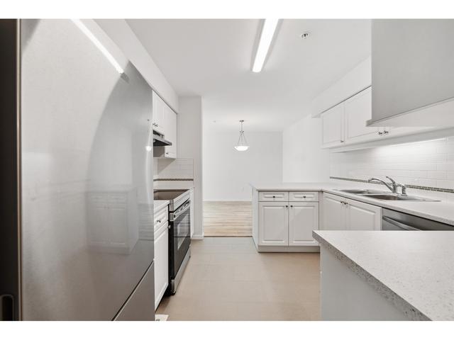 304 - 13911 70th Avenue, Condo with 2 bedrooms, 2 bathrooms and 2 parking in Surrey BC | Image 6