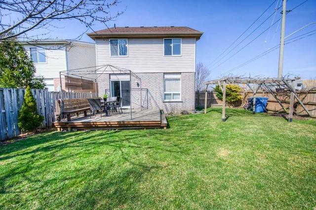 61 Buckthorn Cres, House detached with 3 bedrooms, 2 bathrooms and 5 parking in Guelph ON | Image 9