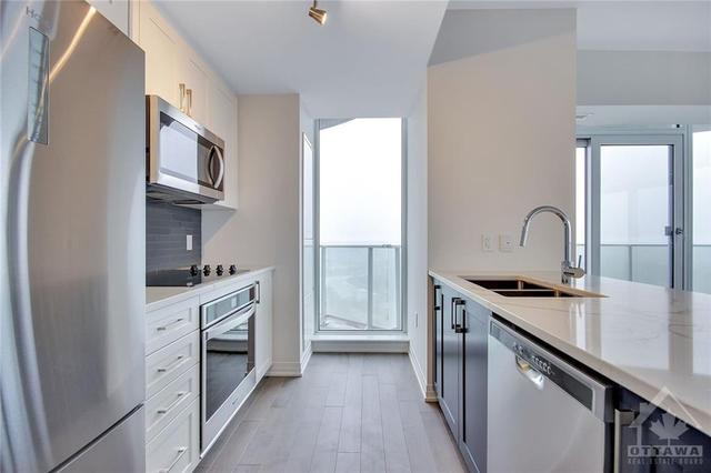 3304 - 805 Carling Avenue, Condo with 2 bedrooms, 2 bathrooms and 1 parking in Ottawa ON | Image 4