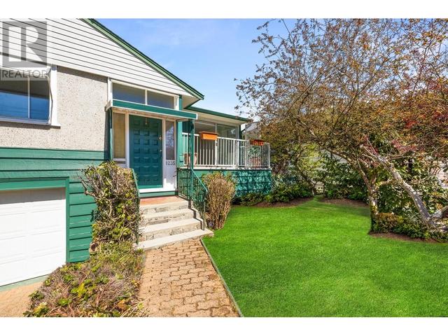 1235 Jefferson Avenue, House detached with 3 bedrooms, 2 bathrooms and 4 parking in West Vancouver BC | Image 24