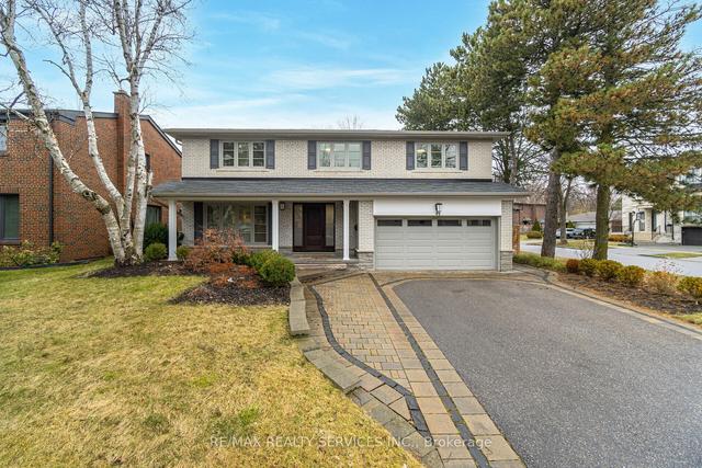 44 Montressor Dr, House detached with 4 bedrooms, 4 bathrooms and 4 parking in Toronto ON | Image 1