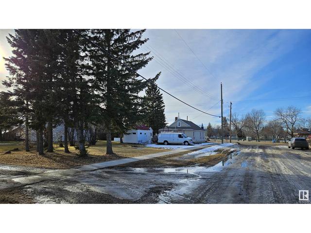 5039 50 St, House detached with 3 bedrooms, 1 bathrooms and null parking in Warburg AB | Image 11