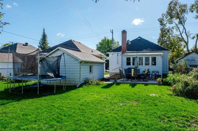 324 Mcgill St, House detached with 2 bedrooms, 2 bathrooms and 4 parking in Peterborough ON | Image 33