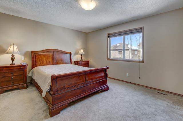 467 Everbrook Way Sw, House detached with 4 bedrooms, 3 bathrooms and 4 parking in Calgary AB | Image 13