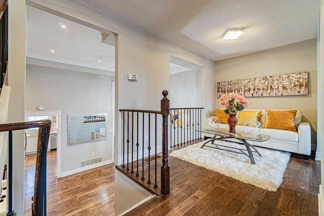 15 Stornwood Crt, Townhouse with 3 bedrooms, 3 bathrooms and 1 parking in Brampton ON | Image 10