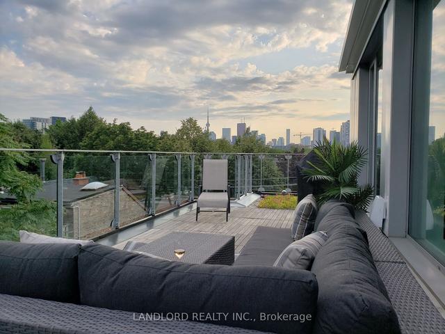 th4 - 15 Cummings St, House attached with 2 bedrooms, 2 bathrooms and 1 parking in Toronto ON | Image 16
