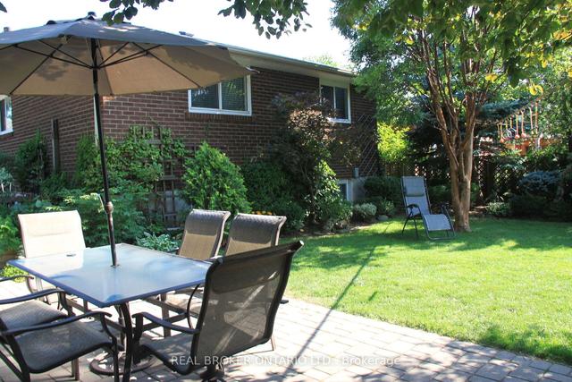 5517 Spruce Ave, House detached with 3 bedrooms, 2 bathrooms and 3 parking in Burlington ON | Image 27