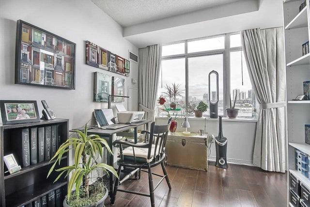 sp05 - 70 Mill St E, Condo with 2 bedrooms, 2 bathrooms and 1 parking in Toronto ON | Image 2