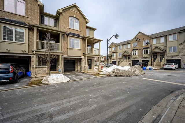 22 - 215 Dundas St, Townhouse with 3 bedrooms, 2 bathrooms and 2 parking in Hamilton ON | Image 1
