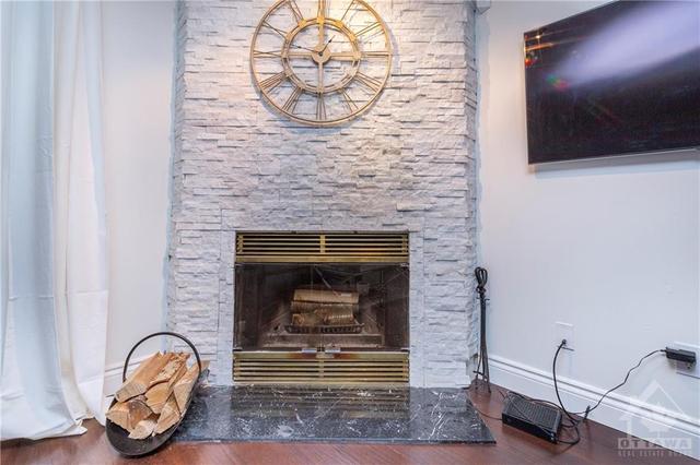 384 Briston Private, House attached with 2 bedrooms, 2 bathrooms and 1 parking in Ottawa ON | Image 3