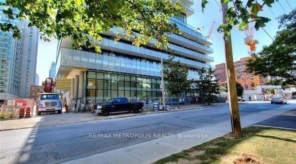 301 - 185 Roehampton Ave, Condo with 1 bedrooms, 1 bathrooms and 0 parking in Toronto ON | Image 4