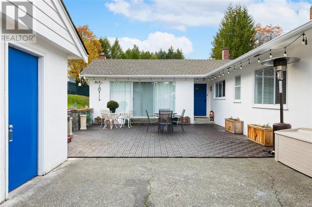 340 Crescent Rd W, House detached with 4 bedrooms, 2 bathrooms and 5 parking in Qualicum Beach BC | Image 26