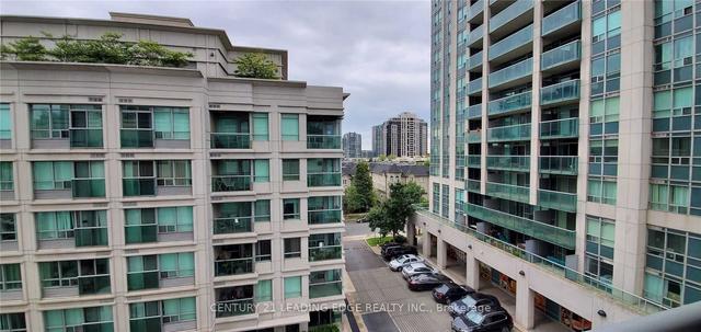 lph16 - 19 Avondale Ave, Condo with 0 bedrooms, 1 bathrooms and 0 parking in Toronto ON | Image 2