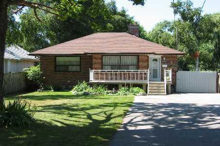 1524 Cawthra Rd, House detached with 2 bedrooms, 2 bathrooms and 10 parking in Mississauga ON | Image 1