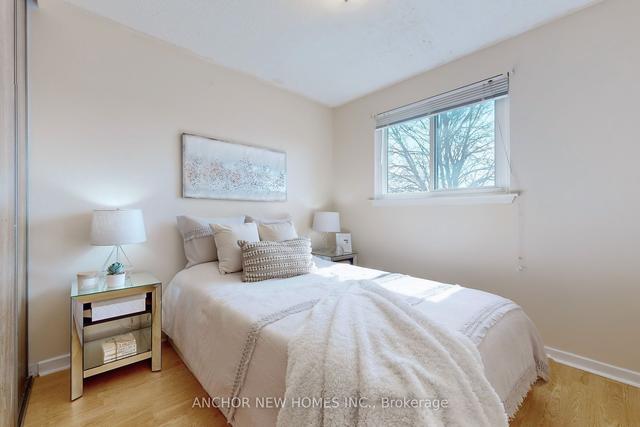 77 Guildford Cres, Townhouse with 3 bedrooms, 2 bathrooms and 2 parking in Brampton ON | Image 13
