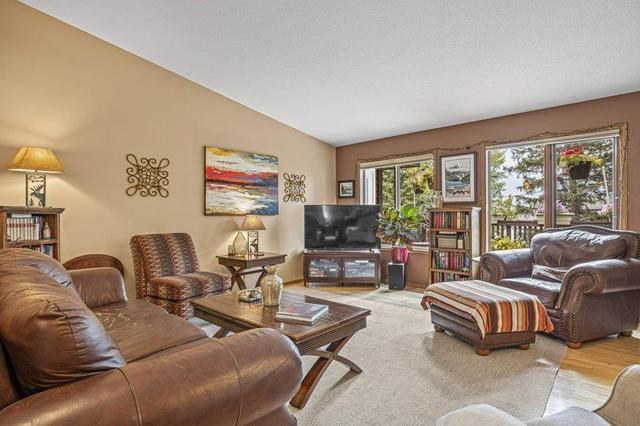 3 Cougar Court, House detached with 5 bedrooms, 3 bathrooms and 4 parking in Canmore AB | Image 4