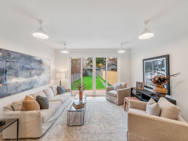 115 Sherwood Ave, House semidetached with 4 bedrooms, 5 bathrooms and 2 parking in Toronto ON | Image 9