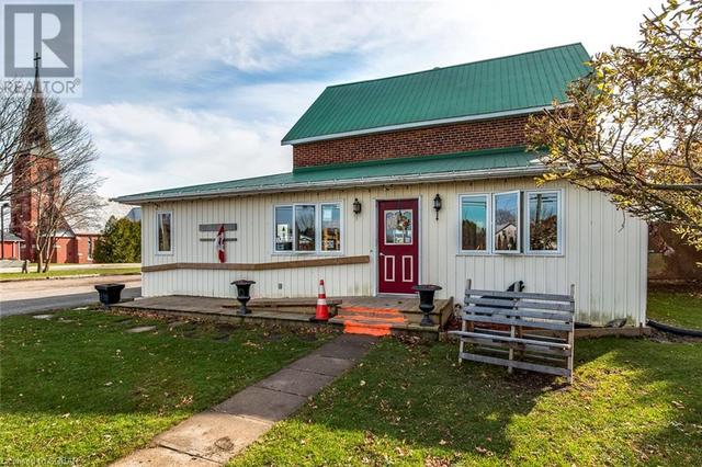 339 Lafontaine Road W, House detached with 2 bedrooms, 1 bathrooms and null parking in Tiny ON | Image 1