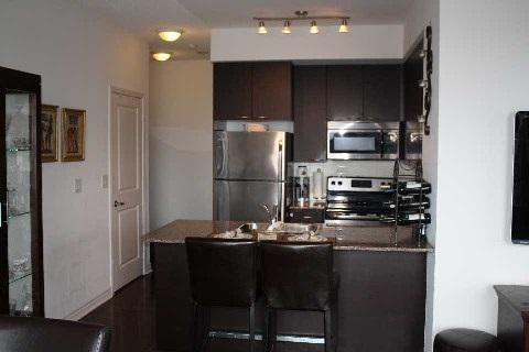 1611 - 385 Prince Of Wales Dr, Condo with 2 bedrooms, 2 bathrooms and 1 parking in Mississauga ON | Image 5