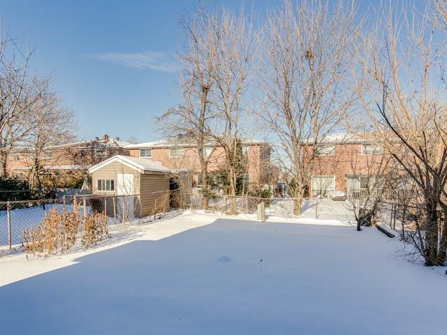 20 Fontainbleau Dr, House semidetached with 4 bedrooms, 4 bathrooms and 2 parking in Toronto ON | Image 19