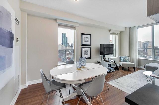 906 - 70 Alexander St, Condo with 2 bedrooms, 2 bathrooms and 1 parking in Toronto ON | Image 6