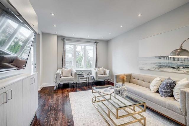 455 Oakwood Ave, House semidetached with 3 bedrooms, 3 bathrooms and 4 parking in Toronto ON | Image 23