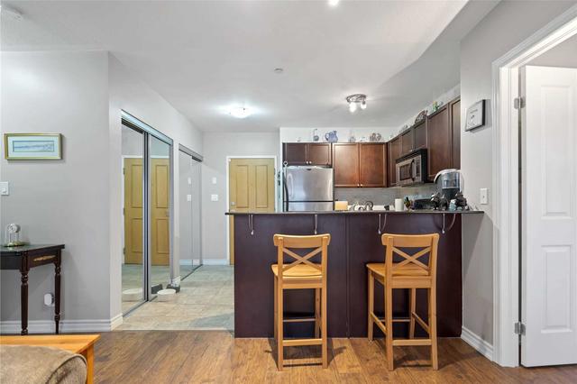 201 - 8 Harris St, Condo with 2 bedrooms, 2 bathrooms and 1 parking in Cambridge ON | Image 15