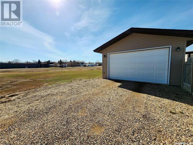 202 Brownlee Street, Home with 3 bedrooms, 2 bathrooms and null parking in Weyburn SK | Image 43