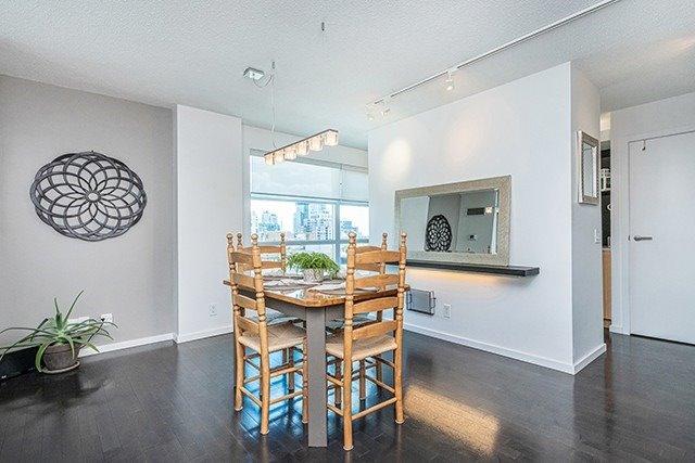 1001 - 50 Lombard St, Condo with 2 bedrooms, 1 bathrooms and 1 parking in Toronto ON | Image 10