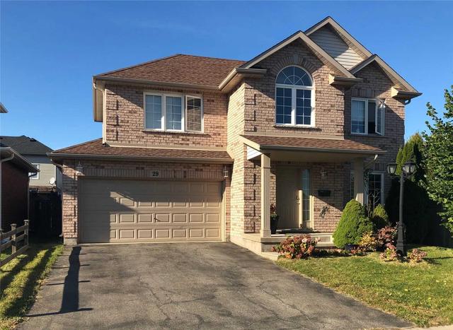 29 Brown Dr, House detached with 4 bedrooms, 3 bathrooms and 2 parking in St. Catharines ON | Image 2