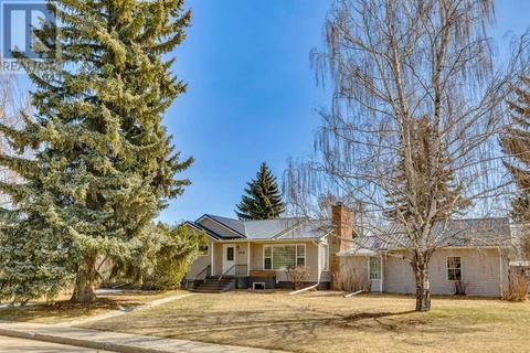 5113 56 Avenue, House detached with 6 bedrooms, 3 bathrooms and 4 parking in Olds AB | Card Image