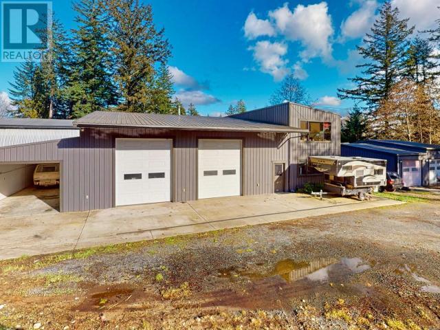 2060 Black Point Road, House detached with 3 bedrooms, 2 bathrooms and 5 parking in Powell River C BC | Image 43