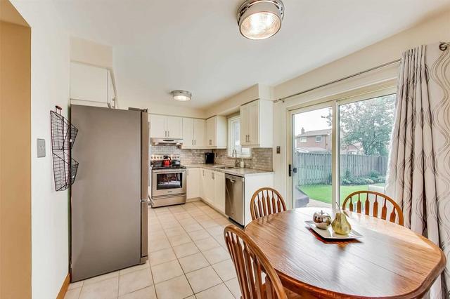 45 Cassander Cres, House detached with 3 bedrooms, 2 bathrooms and 5 parking in Brampton ON | Image 2