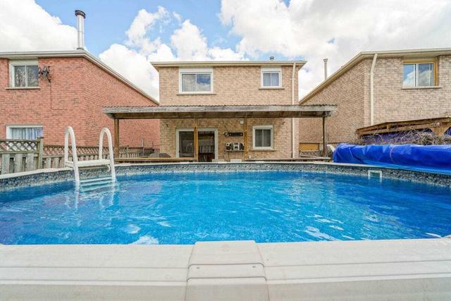 46 Large Cres, House detached with 3 bedrooms, 3 bathrooms and 3 parking in Ajax ON | Image 33