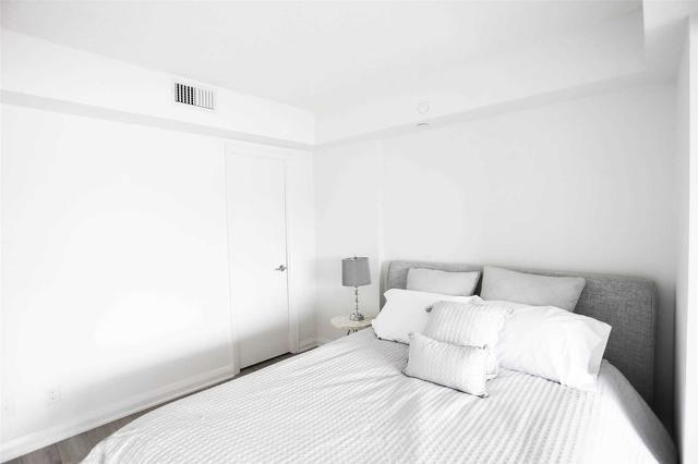1201 - 155 Yorkville Ave, Condo with 1 bedrooms, 1 bathrooms and 0 parking in Toronto ON | Image 4