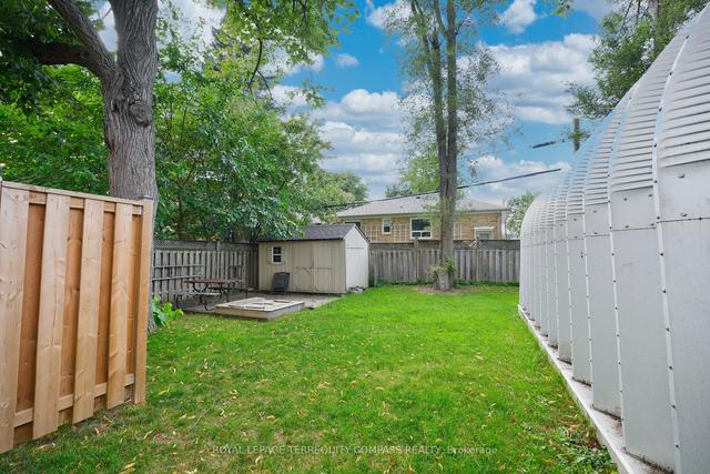 35 Cheshire Dr, House detached with 3 bedrooms, 3 bathrooms and 6 parking in Toronto ON | Image 27