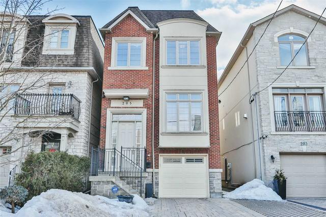 205 Roslin Ave, House detached with 4 bedrooms, 4 bathrooms and 2 parking in Toronto ON | Image 1