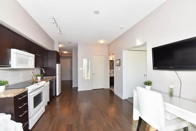 1901 - 126 Simcoe St, Condo with 1 bedrooms, 1 bathrooms and 0 parking in Toronto ON | Image 7